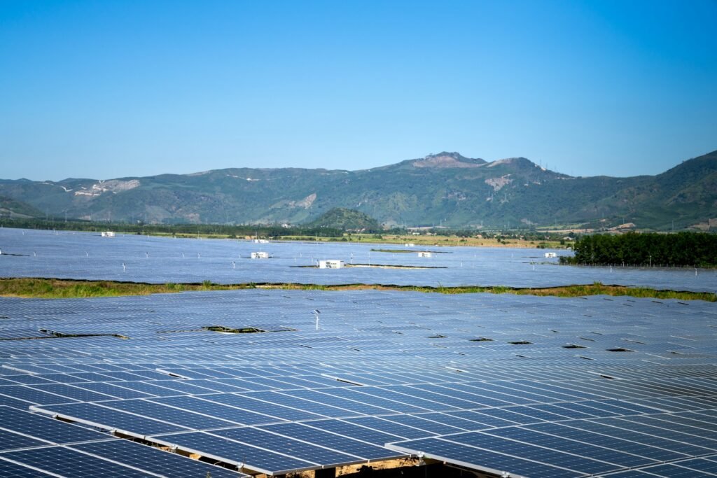 Rwanda floating solar concession featuring a proposed 200 MW solar power plant and 800 MWh battery storage system on Lake Sake.